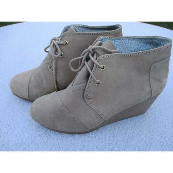 TOMS Shoes - Tom’s Suede Desert Wedge Ankle Boots/Booties Women’s Size 6.5 Taupe/Sand